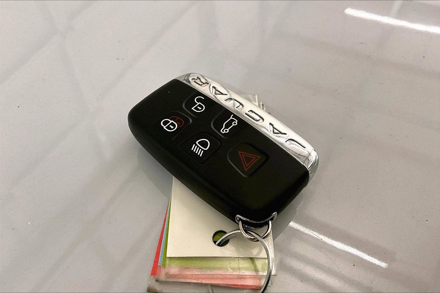 Used 2020 Jaguar F-PACE Prestige image 9