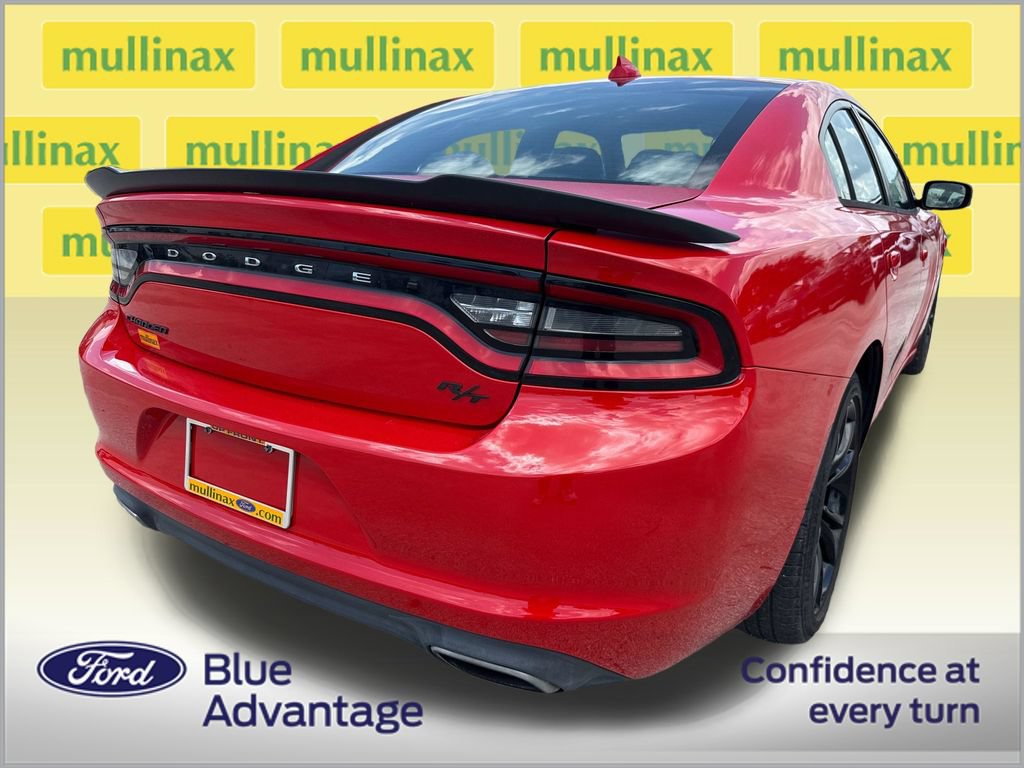 Used 2017 Dodge Charger R/T w/ Blacktop Package RWD image 4