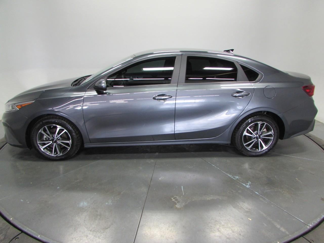 Used 2024 Kia Forte LXS FWD image 4