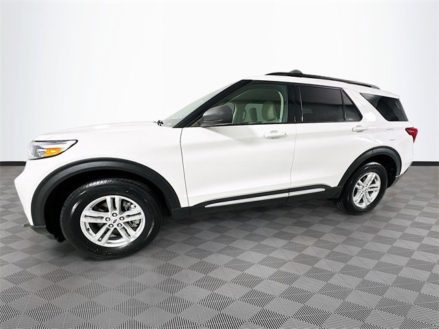 Certified 2023 Ford Explorer XLT w/ Class IV Trailer Tow Package image 2