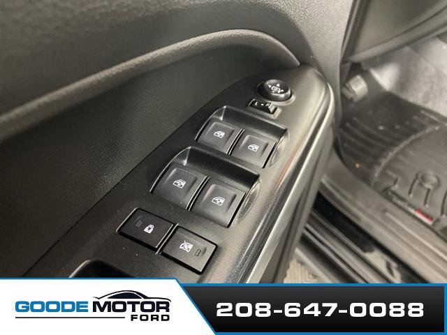 Used 2022 Chevrolet Colorado LT w/ LT Convenience Package AWD/4WD image 10