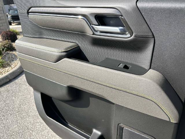 Used 2025 Chevrolet Silverado 1500 ZR2 w/ Technology Package AWD/4WD image 18
