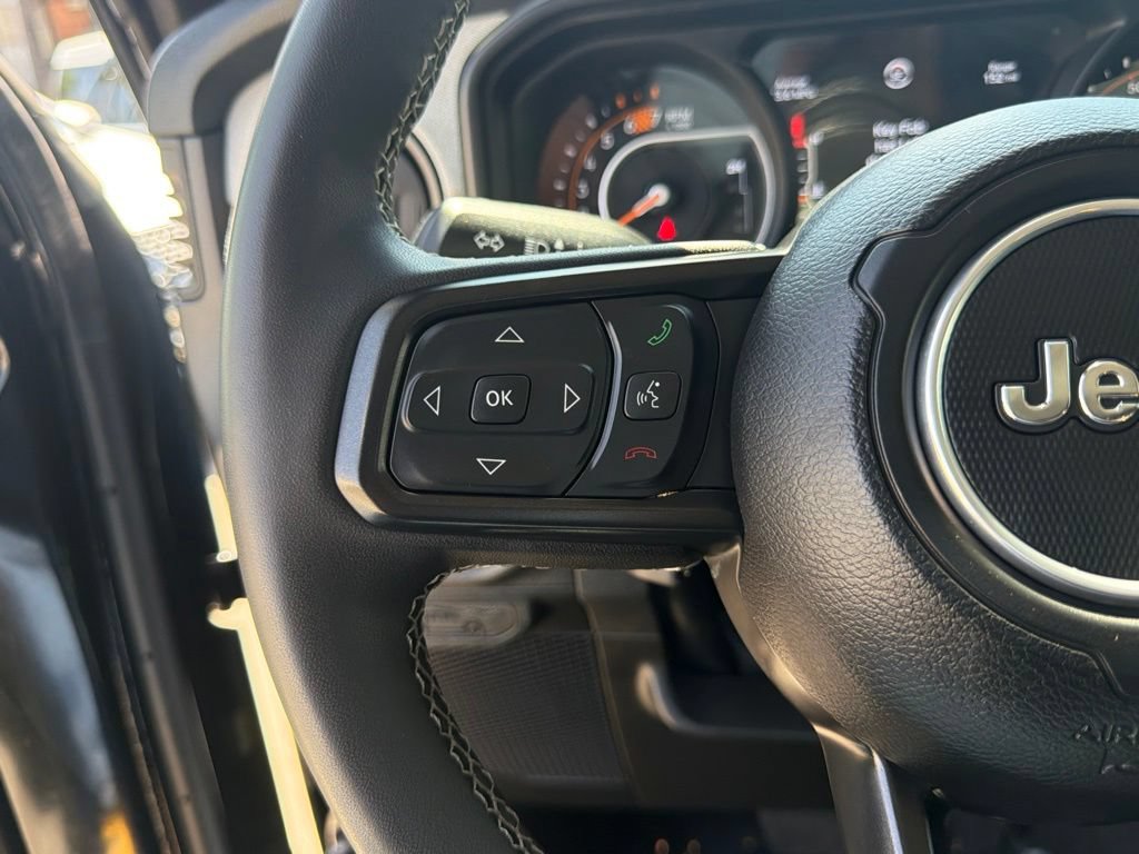 Used 2025 Jeep Wrangler Unlimited Sport AWD/4WD image 27