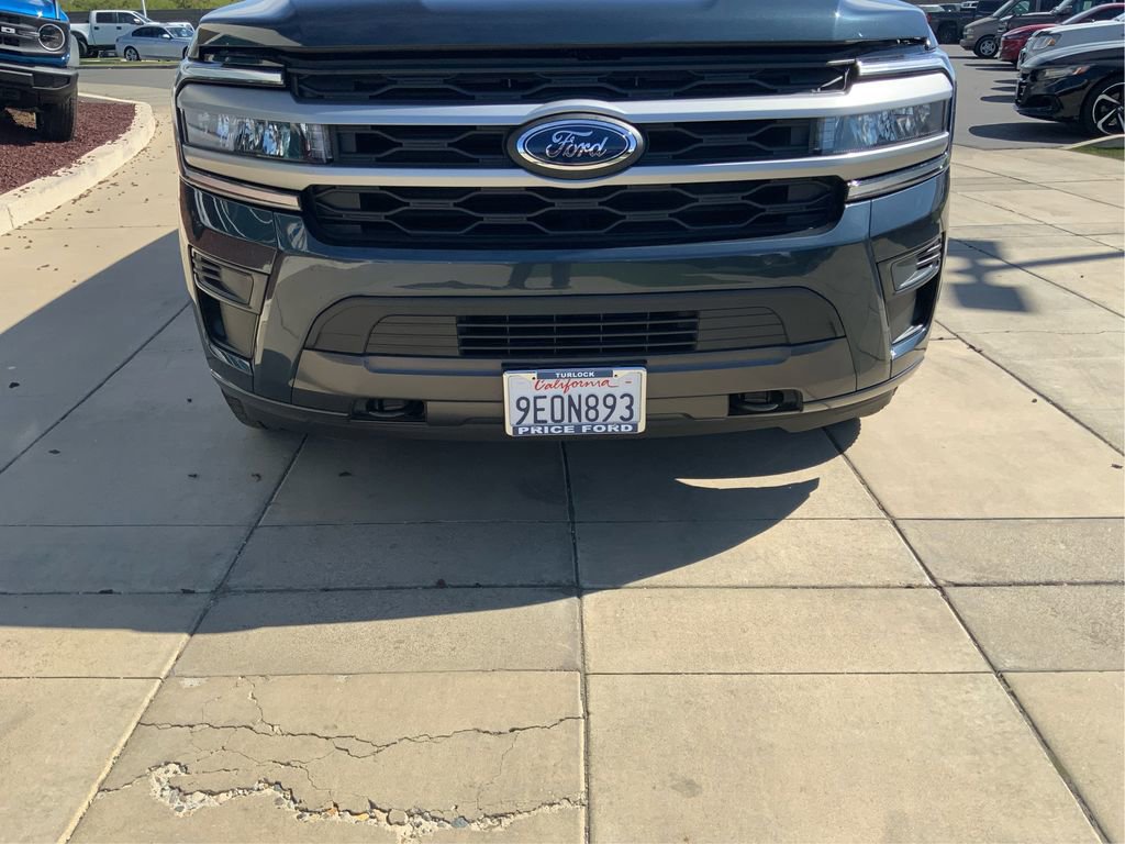 Certified 2023 Ford Expedition XLT image 10