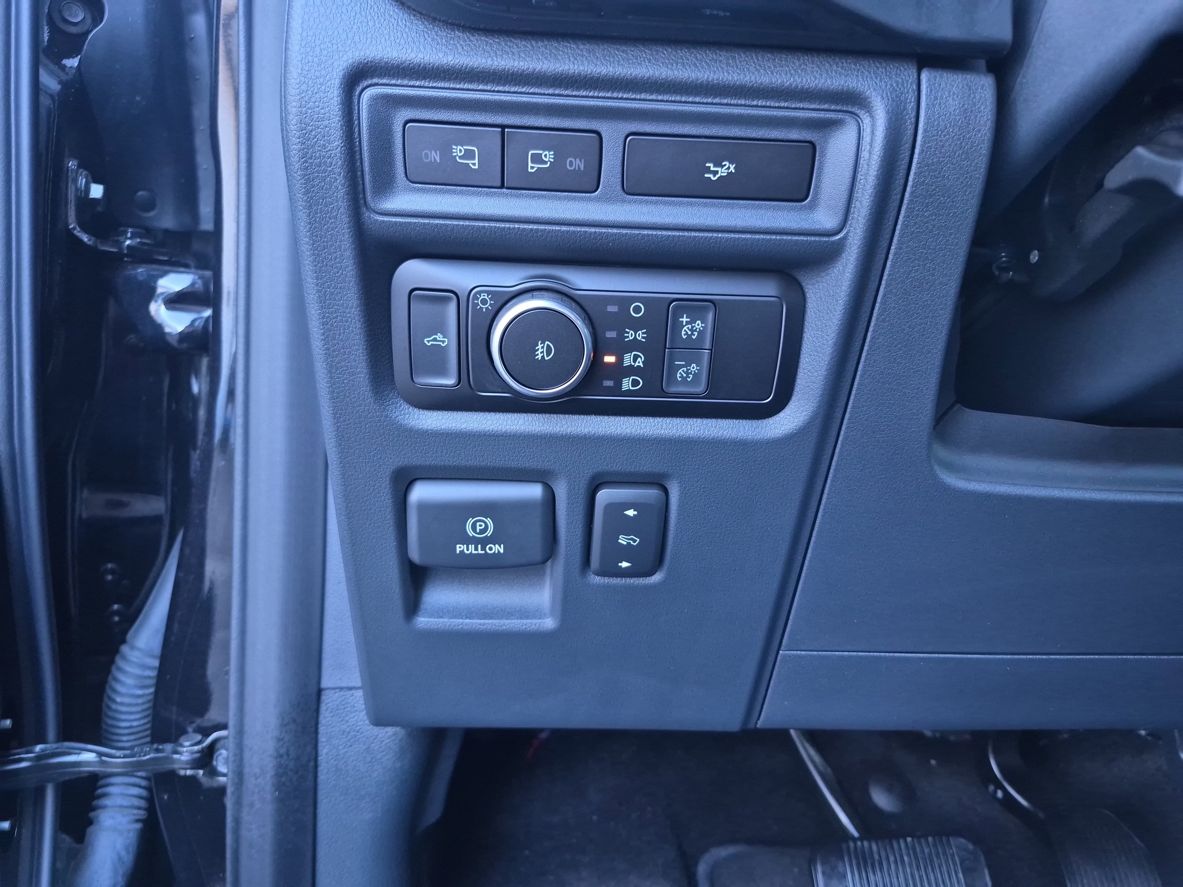 Certified 2022 Ford F150 XLT w/ Equipment Group 302A High image 23