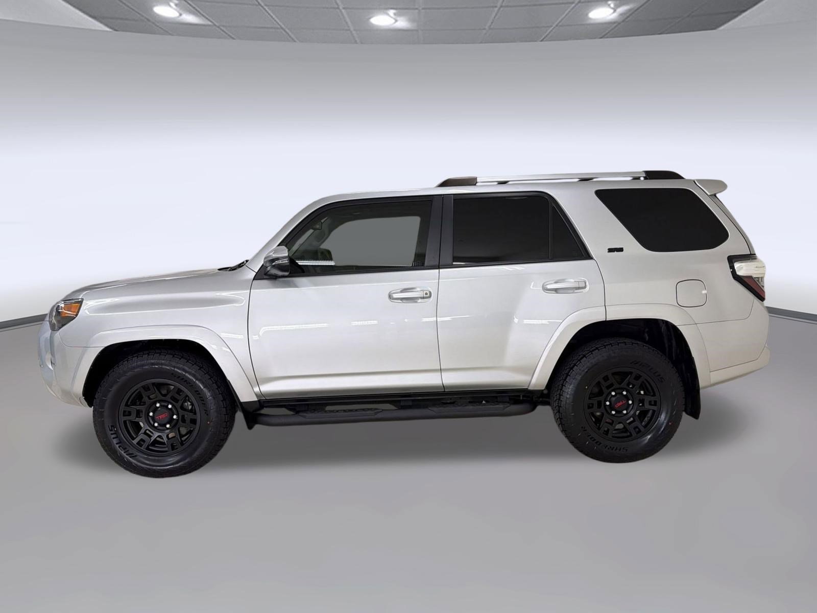 Used 2023 Toyota 4Runner SR5 Premium w/ Moonroof Package RWD image 2