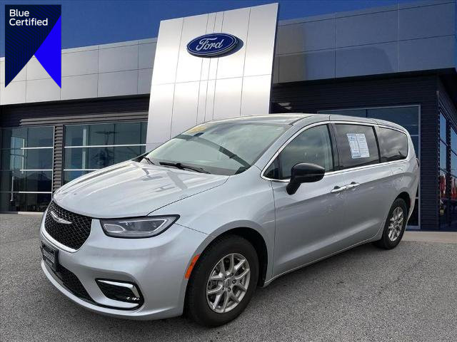 Used 2024 Chrysler Pacifica Touring-L image 1