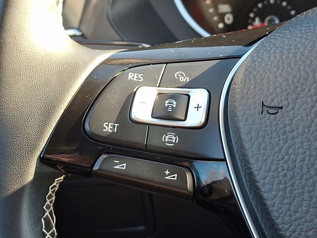 Used 2021 Volkswagen Tiguan SE image 20