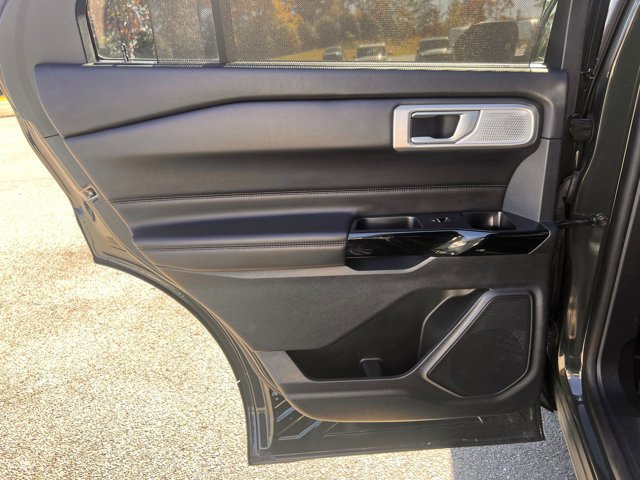 Certified 2022 Ford Explorer Platinum w/ Equipment Group 601A image 27