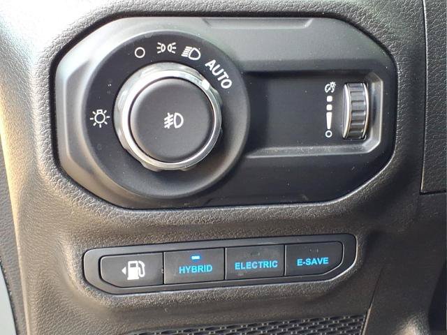 Used 2023 Jeep Wrangler Unlimited Sahara AWD/4WD image 21