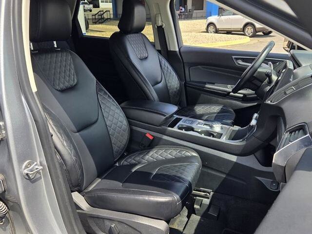 Certified 2024 Ford Edge Titanium AWD/4WD image 17