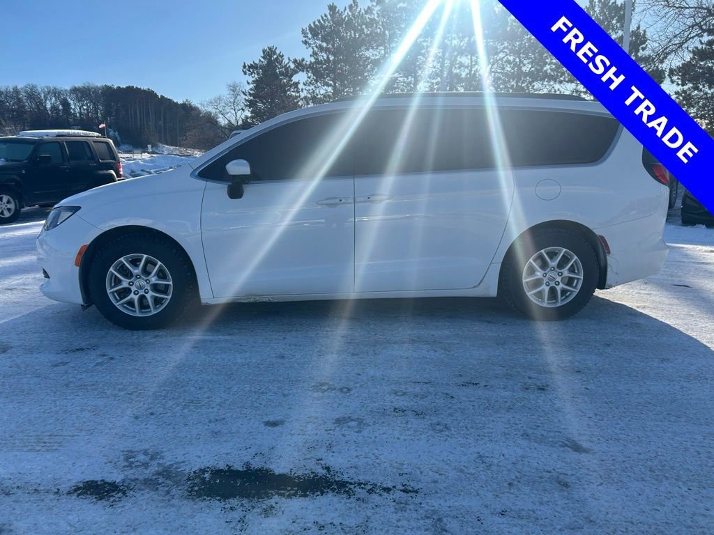 Used 2021 Chrysler Voyager Lxi image 2