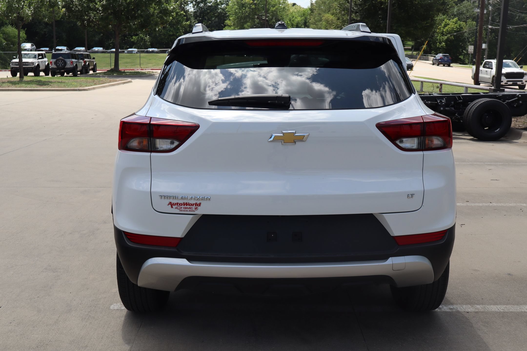 Used 2023 Chevrolet TrailBlazer LT FWD image 4
