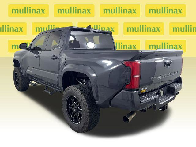 Used 2025 Toyota Tacoma SR5 AWD/4WD image 11