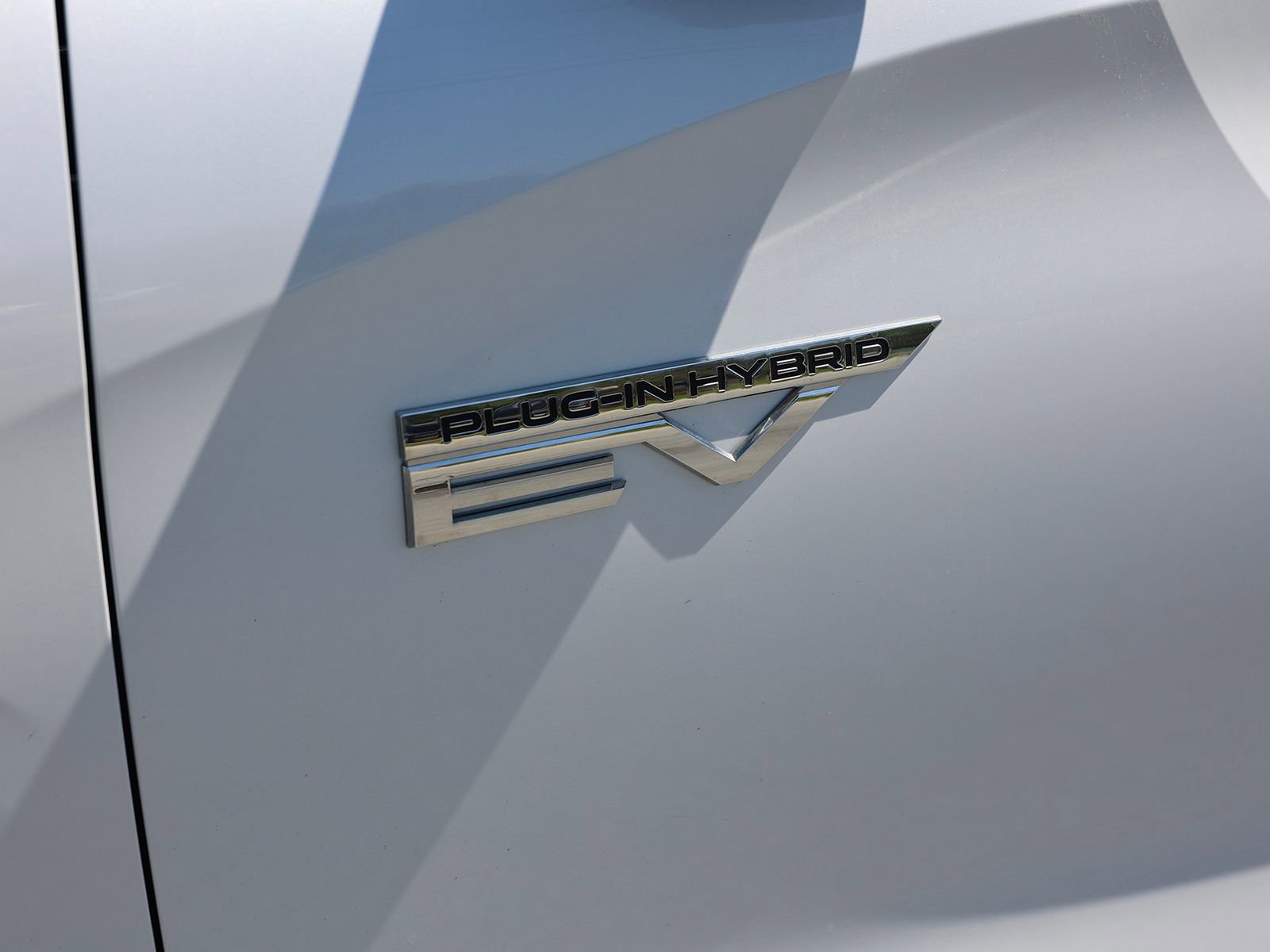 Used 2024 Mitsubishi Outlander 4WD Plug-In Hybrid image 9