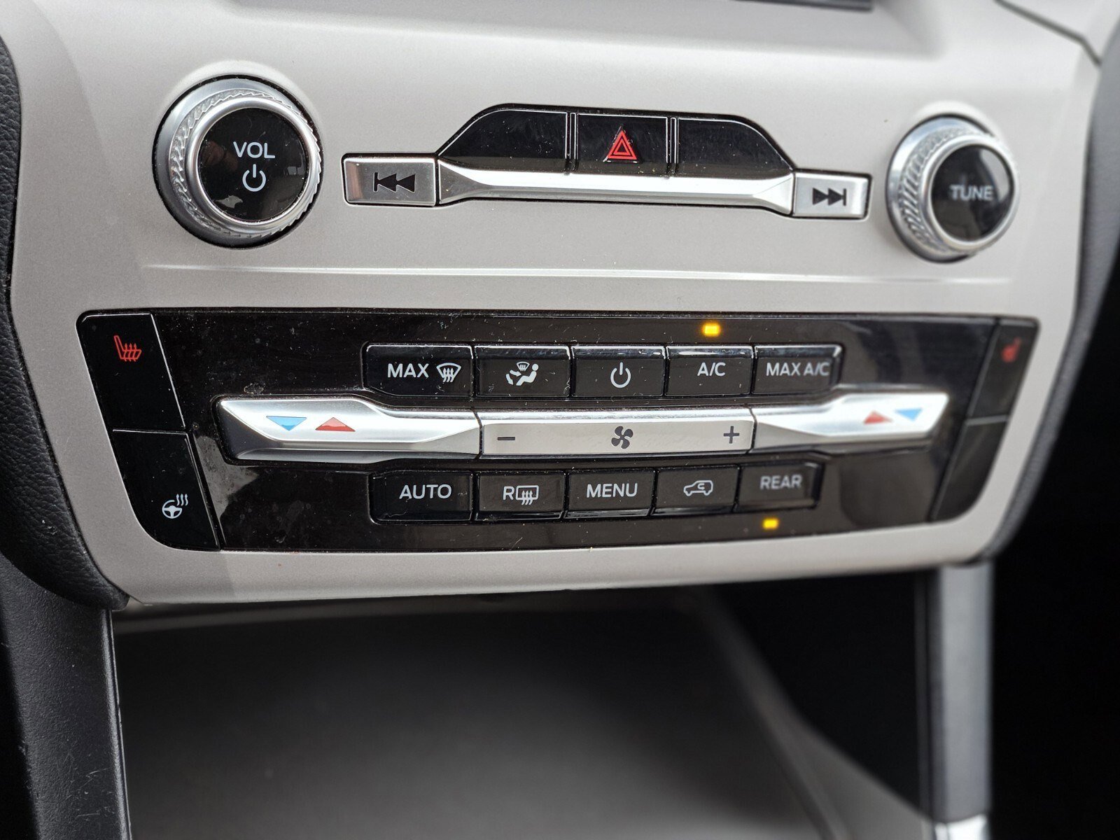 Certified 2023 Ford Explorer XLT w/ Equipment Group 202A image 23