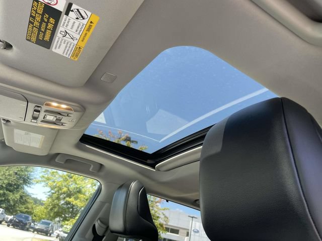 Used 2021 Toyota Highlander XLE AWD/4WD image 24