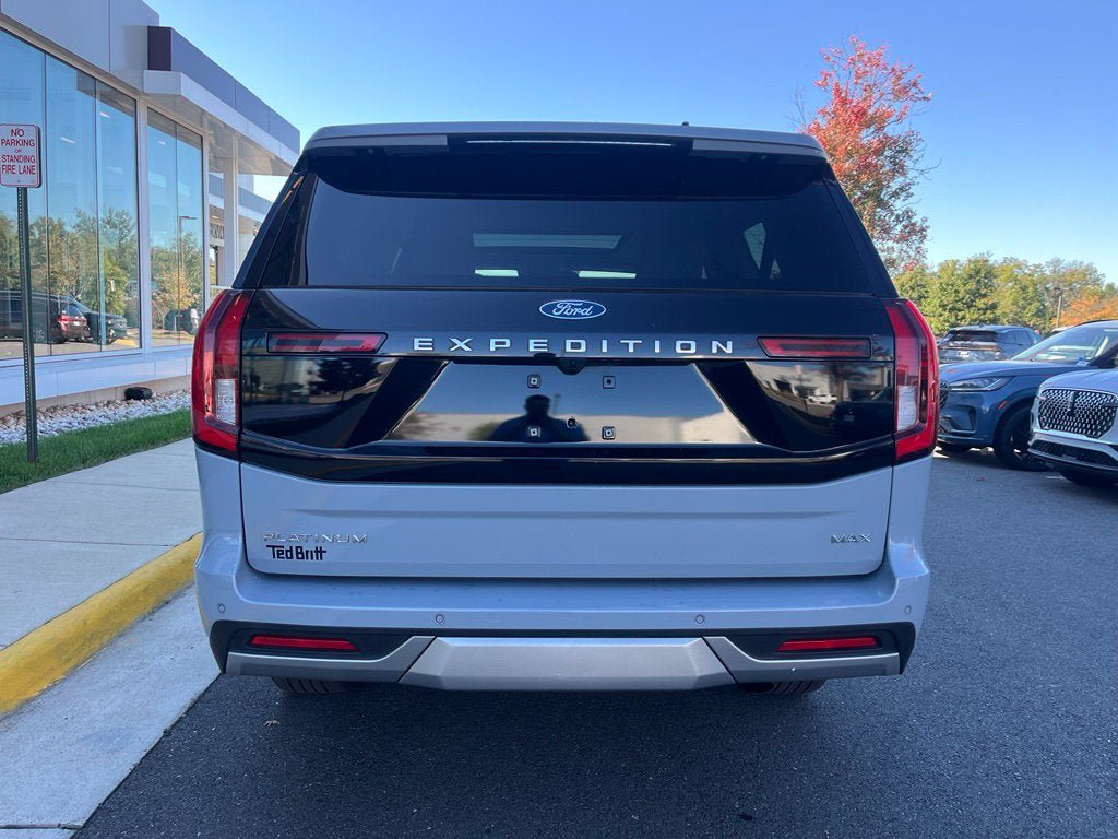 Certified 2025 Ford Expedition Max Platinum w/ Platinum Ultimate Package AWD/4WD image 8