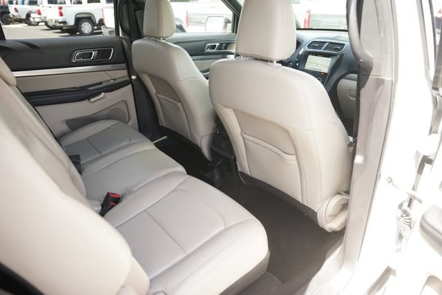 Certified 2019 Ford Explorer XLT w/ Equipment Group 202A FWD image 16