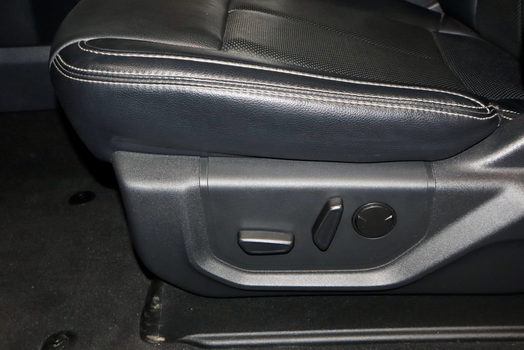 Certified 2022 Ford F350 Lariat w/ Black Appearance Package AWD/4WD image 27