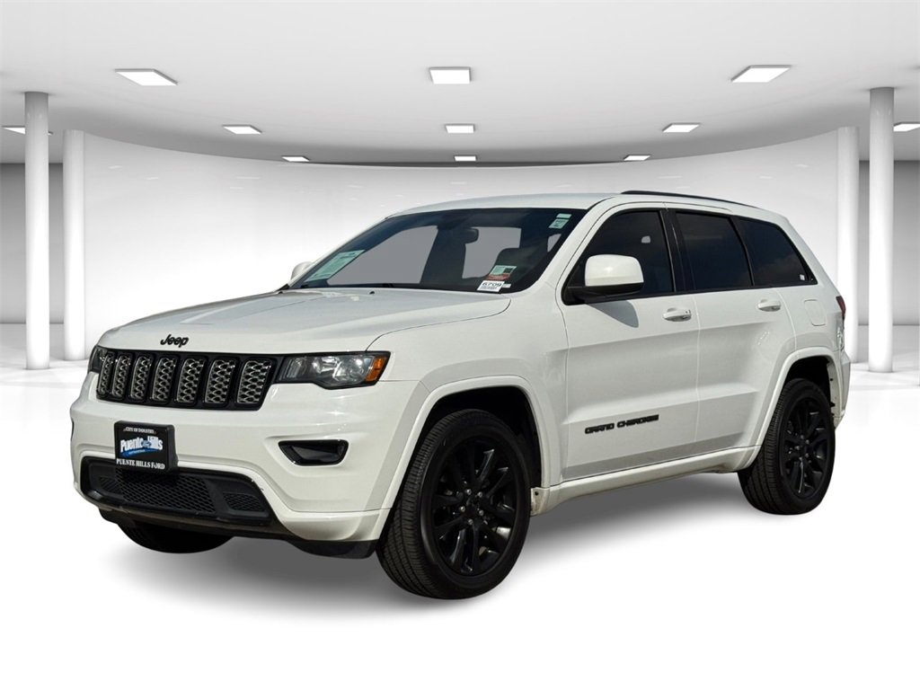 Used 2018 Jeep Grand Cherokee Altitude image 2