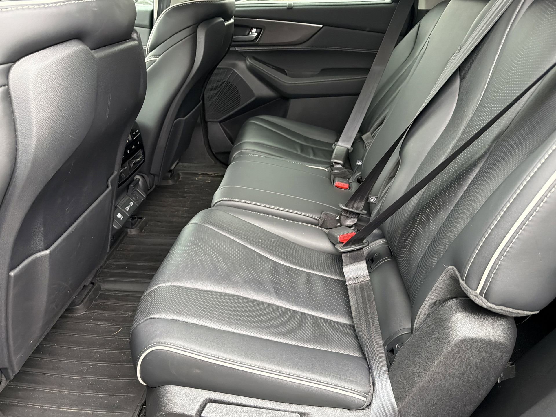 Used 2023 Acura MDX SH-AWD w/ Advance Package image 14