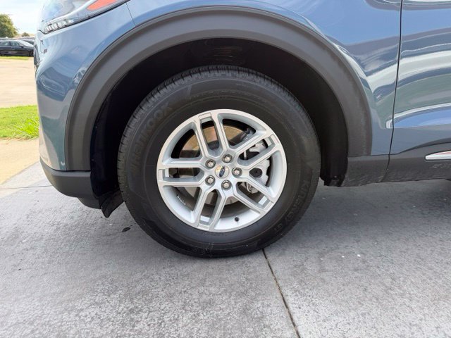 Certified 2025 Ford Explorer Active w/ Active Comfort Package RWD image 4