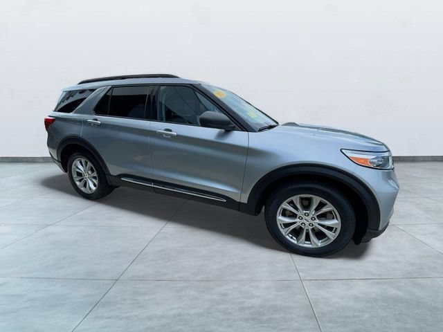 Certified 2023 Ford Explorer XLT w/ Equipment Group 202A AWD/4WD image 8