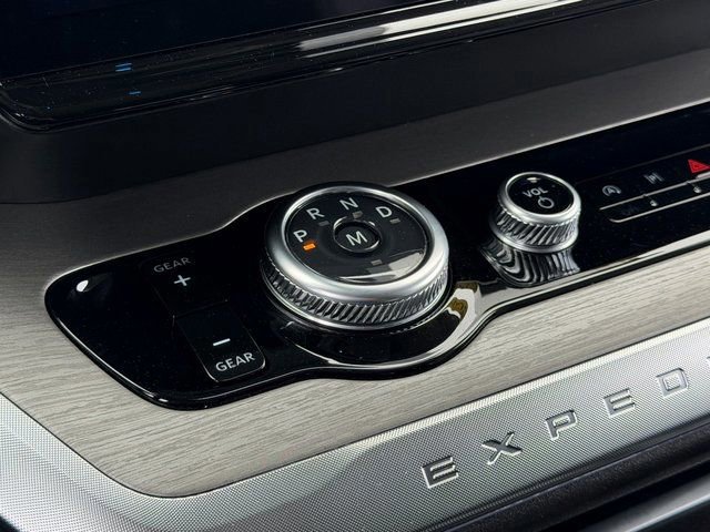 Certified 2025 Ford Expedition Platinum image 21