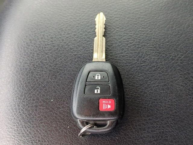 Used 2021 Toyota 4Runner SR5 AWD/4WD image 27