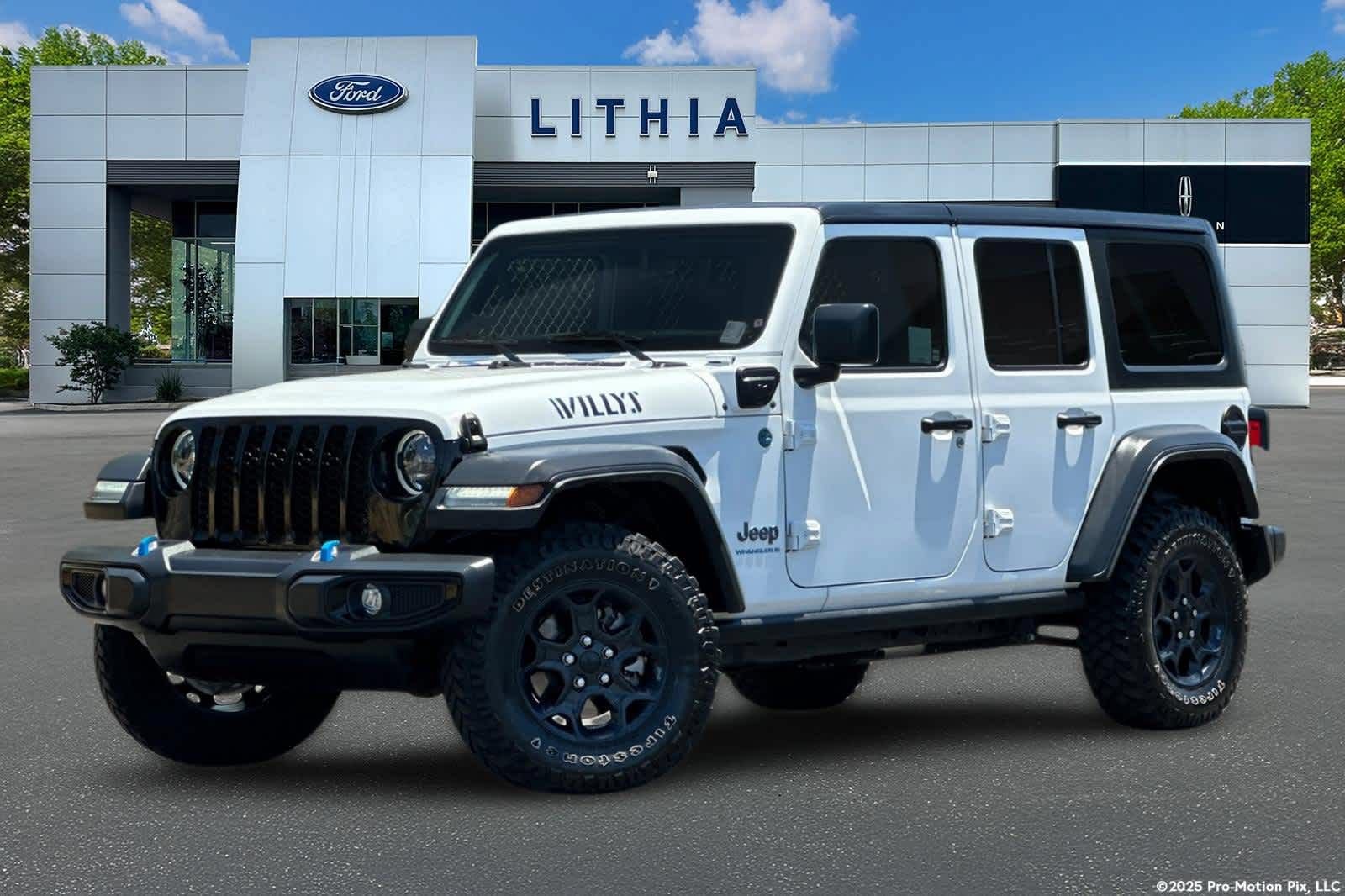 Used 2023 Jeep Wrangler Unlimited w/ 8.4" Radio Group AWD/4WD image 1