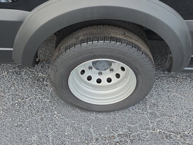 Certified 2025 Ford Transit 350 XLT image 7