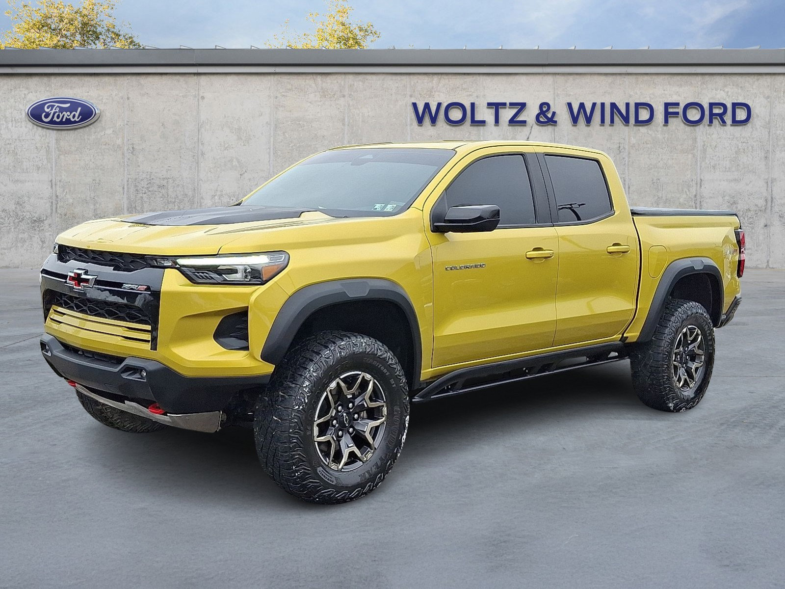 Used 2023 Chevrolet Colorado ZR2 image 3