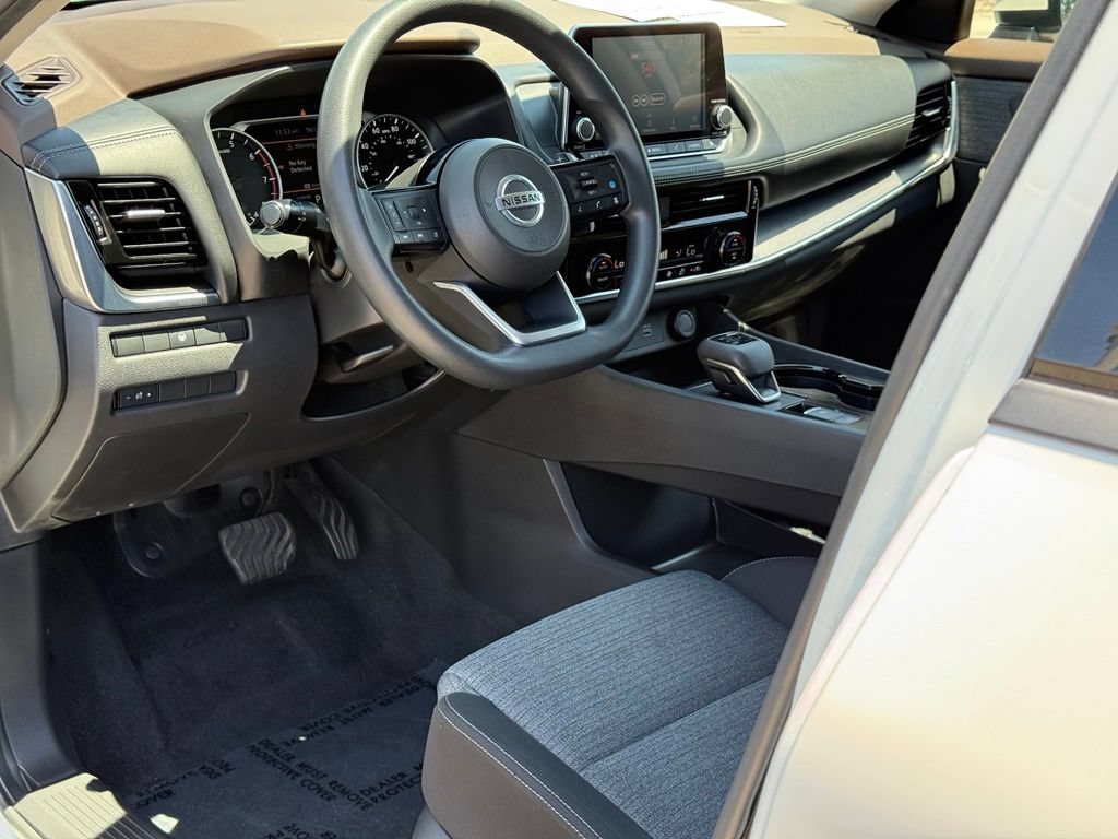 Used 2021 Nissan Rogue SV FWD image 7