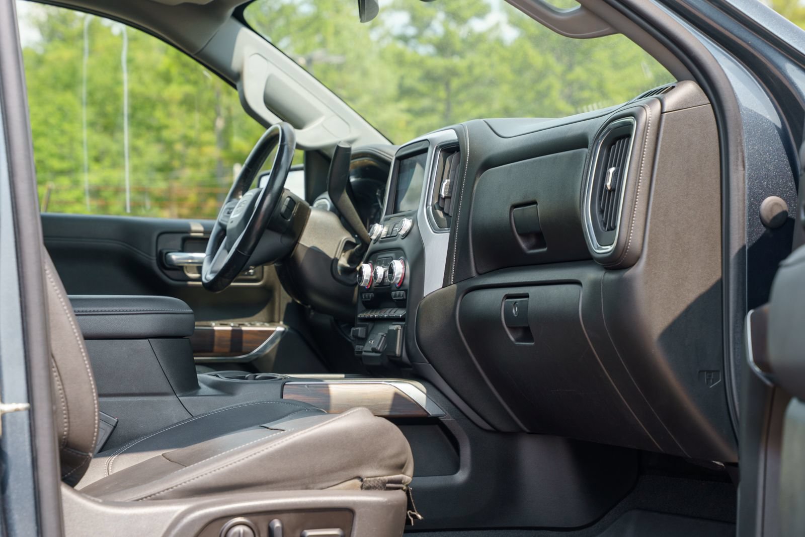 Used 2021 GMC Sierra 1500 SLT AWD/4WD image 17