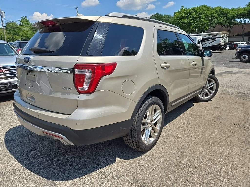 Certified 2017 Ford Explorer XLT w/ Equipment Group 202A AWD/4WD image 6