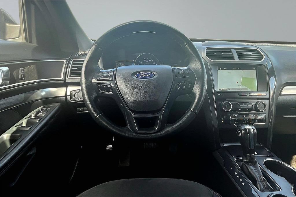 Certified 2018 Ford Explorer XLT w/ Equipment Group 202A FWD image 8