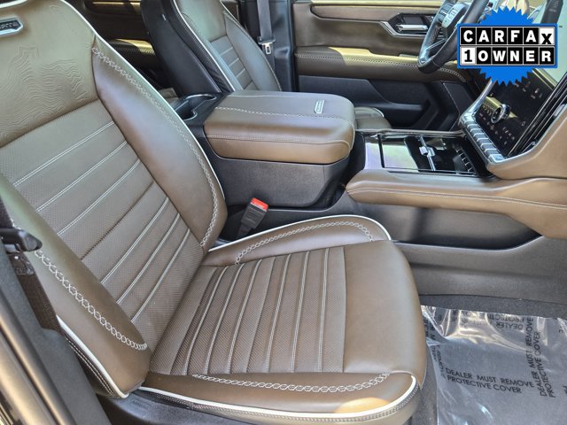 Used 2025 GMC Yukon Denali Ultimate AWD/4WD image 12