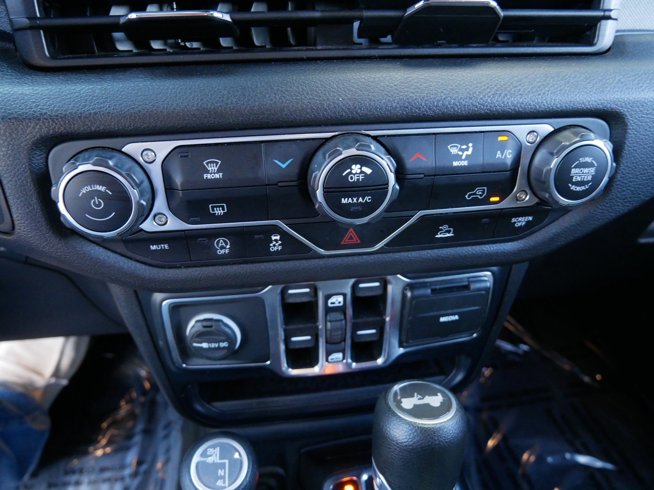 Used 2024 Jeep Wrangler Sport S image 23