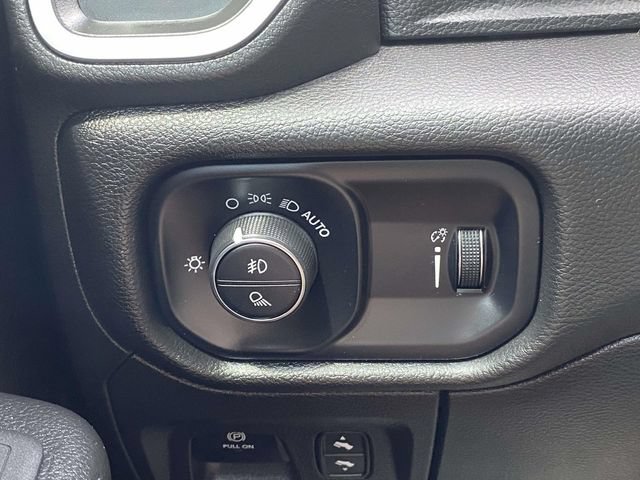 Used 2023 RAM 1500 Big Horn AWD/4WD image 18