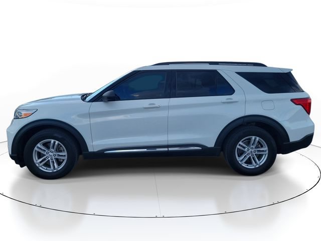 Certified 2023 Ford Explorer XLT w/ Equipment Group 202A RWD image 4