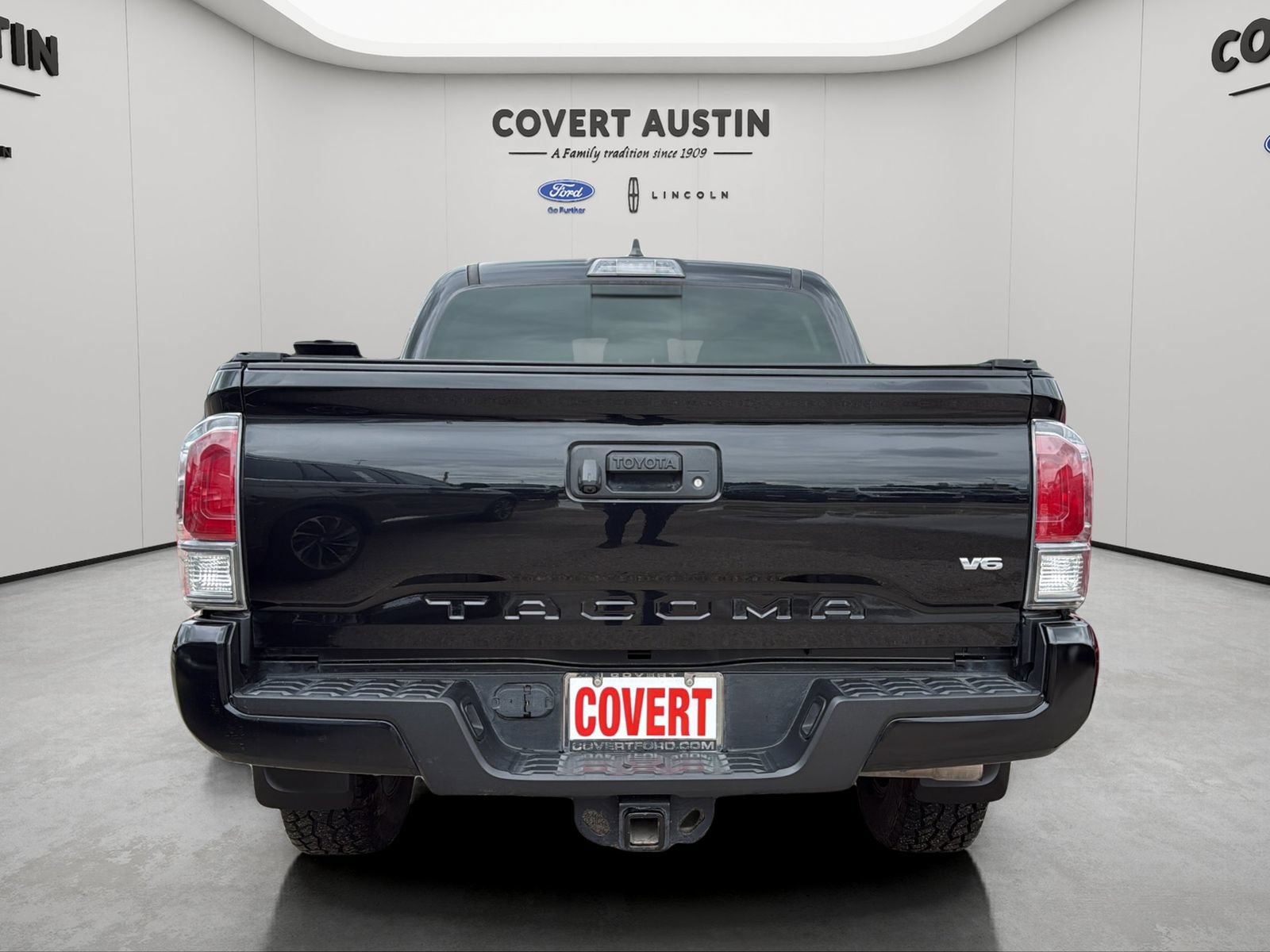 Used 2022 Toyota Tacoma TRD Sport AWD/4WD image 4