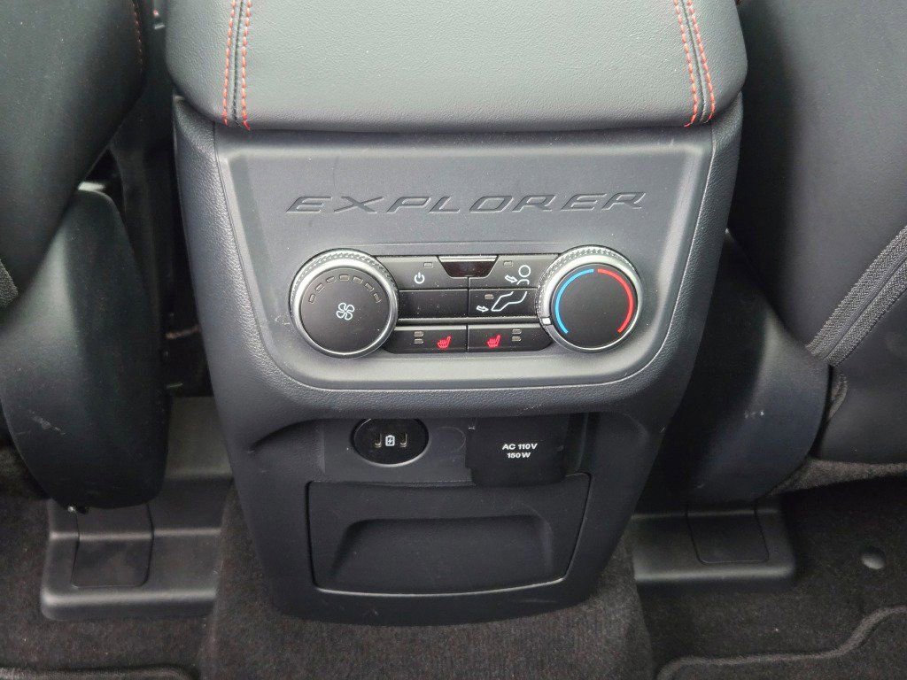 Certified 2025 Ford Explorer ST image 19