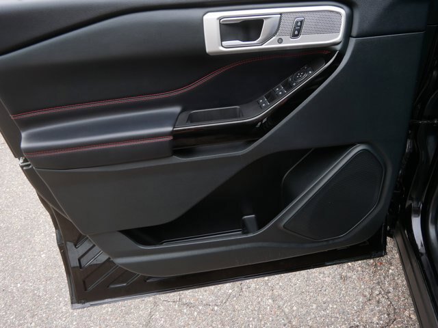 Certified 2022 Ford Explorer ST-Line w/ Class IV Trailer Tow Package AWD/4WD image 13