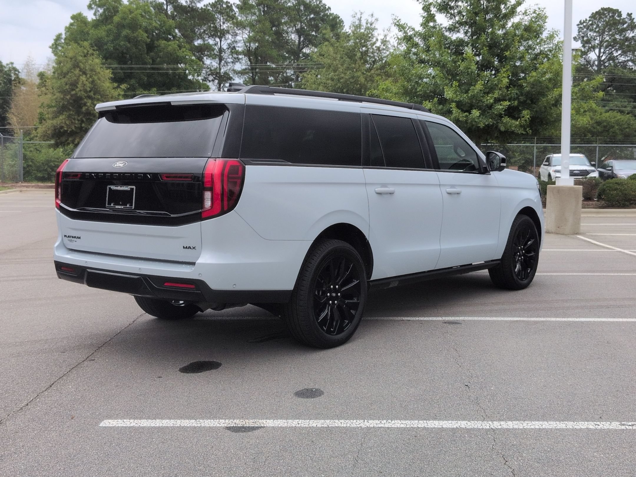 Certified 2025 Ford Expedition Max Platinum w/ Stealth Appearance Package AWD/4WD image 4