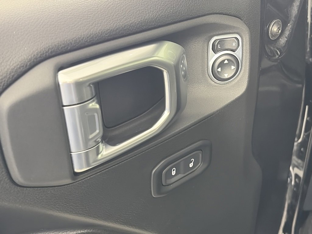 Used 2024 Jeep Wrangler Unlimited image 27