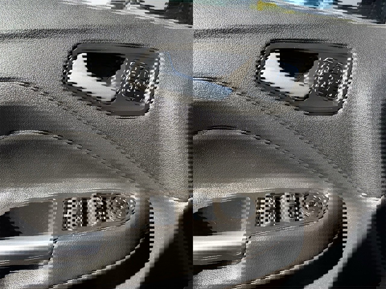 Certified 2018 Ford Escape Titanium image 23