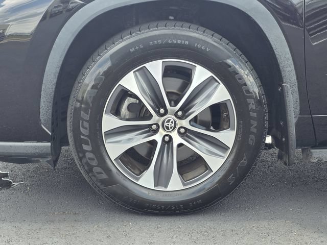 Used 2022 Toyota Highlander XLE FWD image 31