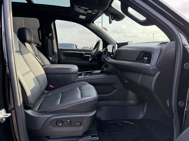 Used 2026 Chevrolet Suburban RST w/ Comfort Package RWD image 19