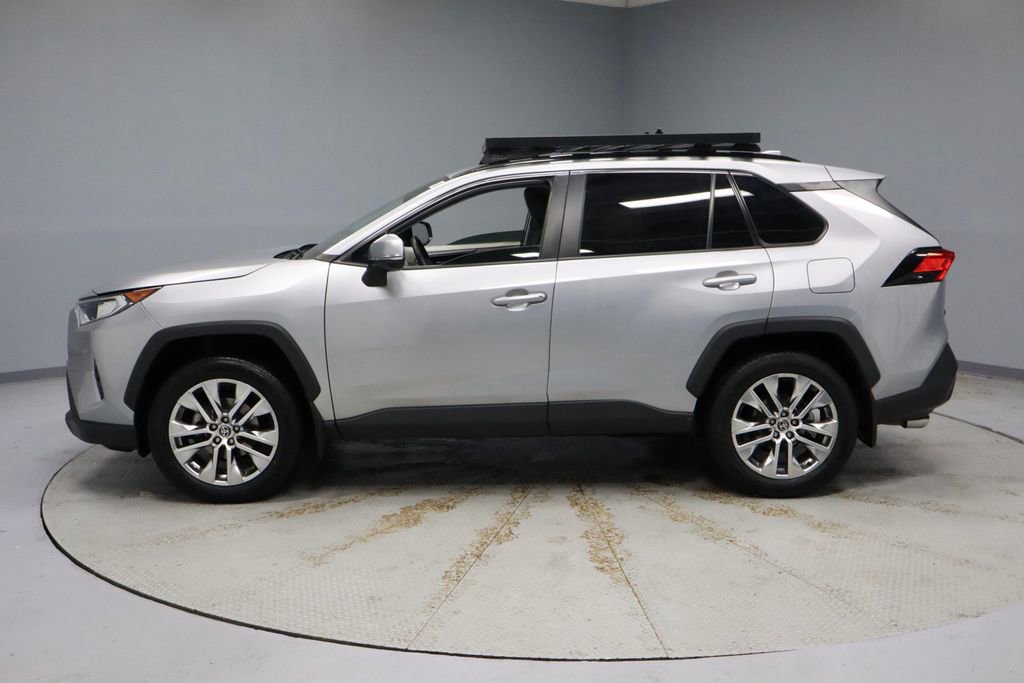 Used 2021 Toyota RAV4 XLE Premium AWD/4WD image 7